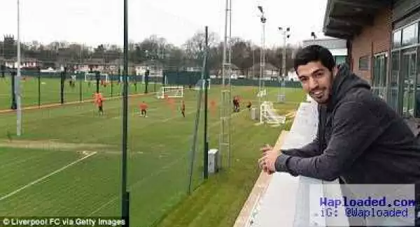 Luis Suarez Returns To Liverpool, Hangs Out With Teammates (Photos)